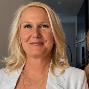 Meet your Posher, Julie